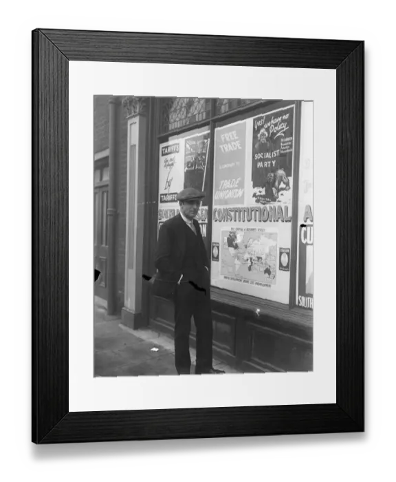 Framed Print : Captain Viscount Curzon, Conservative candidate for South Battersea, London 22