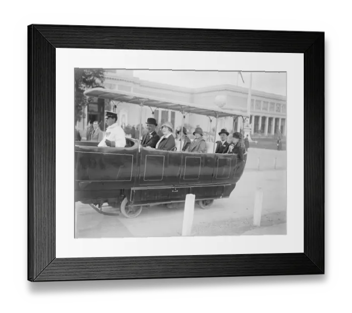 Framed Print : The Queen of Spain and her daughters at the British Empire Exhibition. The Queen Framed Print : The Queen of Spain and her daughters at the British Empire Exhibition. The Queen
