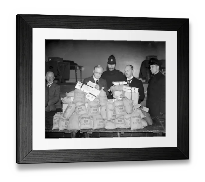 Framed Print : Broadway Congregational Societies £72, 000 share out. Mr E. E. Muncaster (accountant)(left) and Mr E Framed Print : Broadway Congregational Societies £72, 000 share out. Mr E. E. Muncaster (accountant)(left) and Mr E