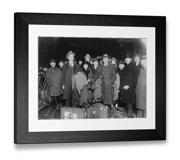 Framed Print : Preparations Commision in Berlin Sir John Bardbury ( left ) of the reparation Commision Framed Print : Preparations Commision in Berlin Sir John Bardbury ( left ) of the reparation Commision