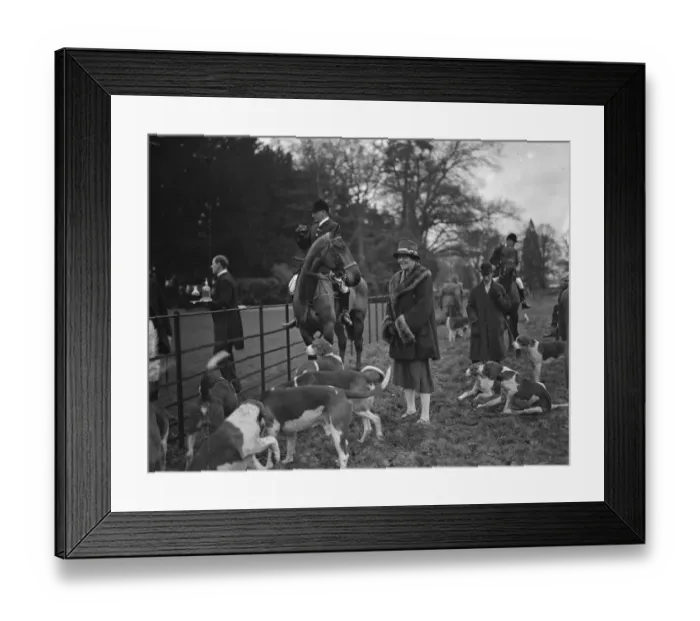 Framed Print : Meet of the Garth at Warfield Hall, near Bracknell, Lady Victoria Villiers and Daniels Framed Print : Meet of the Garth at Warfield Hall, near Bracknell, Lady Victoria Villiers and Daniels