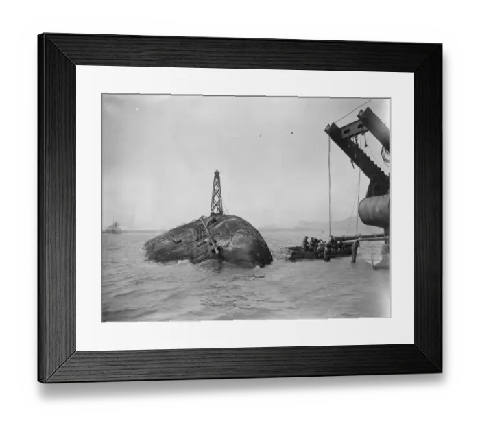 Framed Print : Dover memory of the war After many years, efforts are being made to raise the monitor Framed Print : Dover memory of the war After many years, efforts are being made to raise the monitor