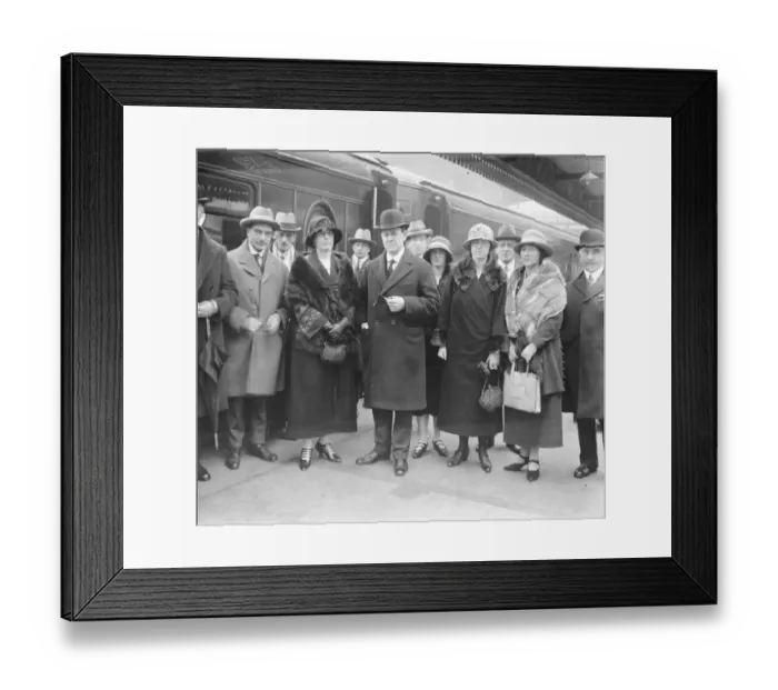 Framed Print : Senator Wilson returns to Australia. Senator Wilson left Victoria Station en route for Australia Framed Print : Senator Wilson returns to Australia. Senator Wilson left Victoria Station en route for Australia