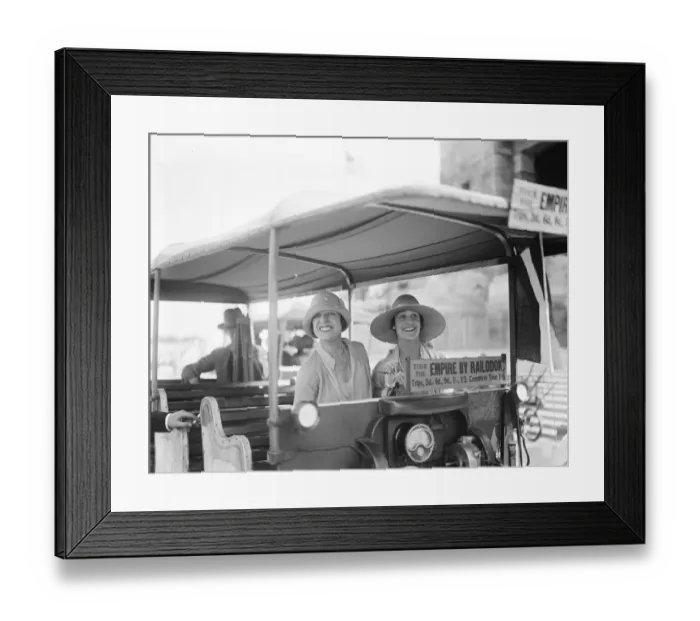 Framed Print : Mlle Lenglen visits Wembley Mlle Lenglen in the Railodok with Lady Cholmondeley 11