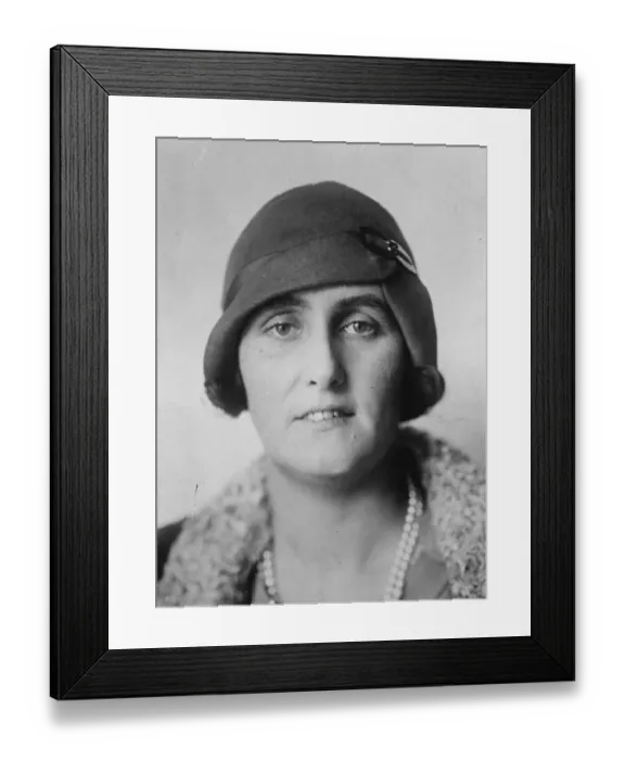 Framed Print : Lady Oswald Mosley, Labour candidate for Stoke - on - Trent. 31 May 1929 Framed Print : Lady Oswald Mosley, Labour candidate for Stoke - on - Trent. 31 May 1929