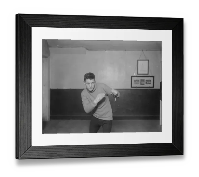 Framed Print : Emil Fladner, the fly weight champion of France. 17 December 1927