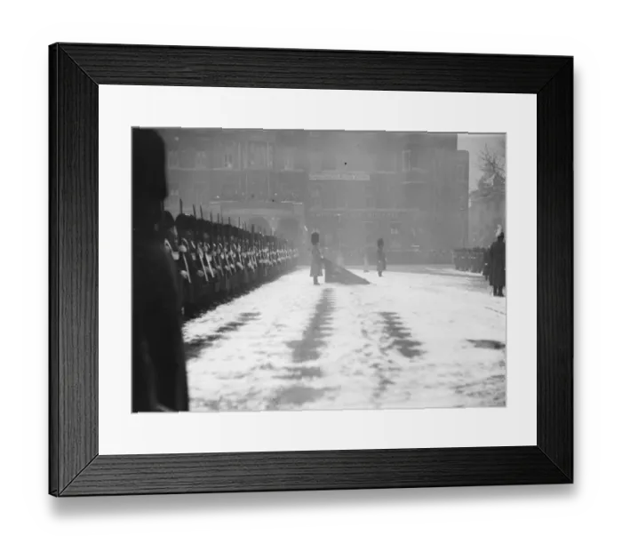 Framed Print : Queen Alexandras funeral at Westminster Abbey. The Guard of Honour of the brigade Framed Print : Queen Alexandras funeral at Westminster Abbey. The Guard of Honour of the brigade