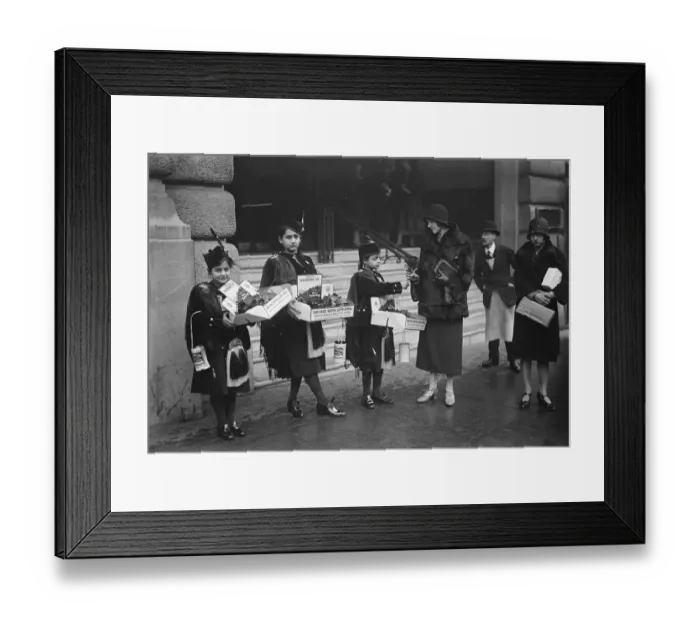 Framed Print : The Begums granddaughters sell poppiers for Earl Haigs fund. The Begums grandchildren