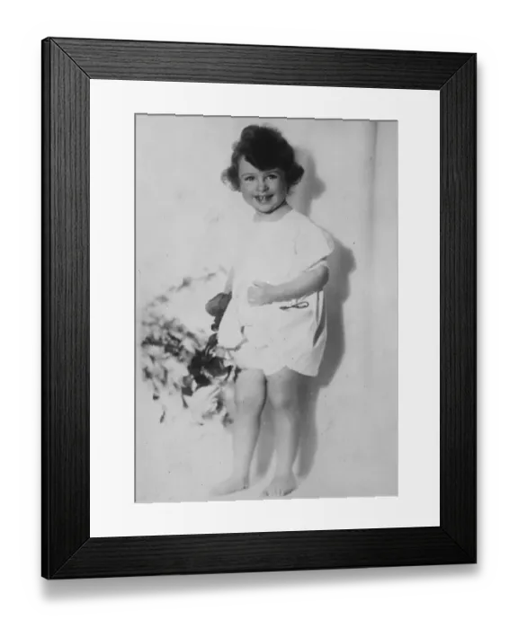 Framed Print : Made a King laugh. Lola Callissano, the four year old child who, after presenting Framed Print : Made a King laugh. Lola Callissano, the four year old child who, after presenting
