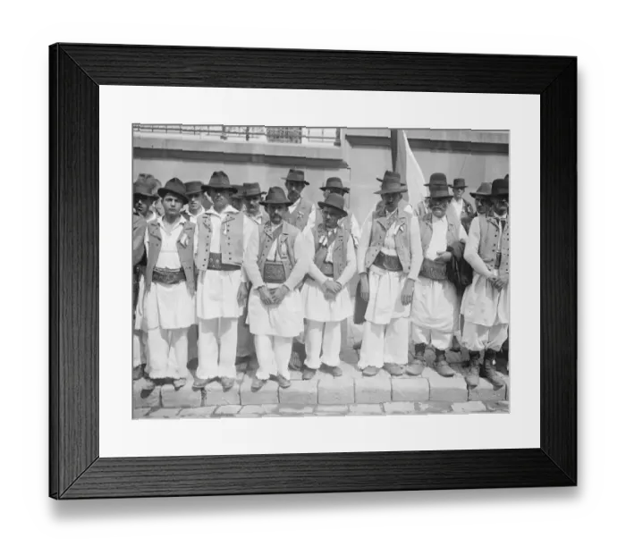 Framed Print : King Alexander weds Princess Marie of Rumania in Belgrade. Serbian peasants in Framed Print : King Alexander weds Princess Marie of Rumania in Belgrade. Serbian peasants in