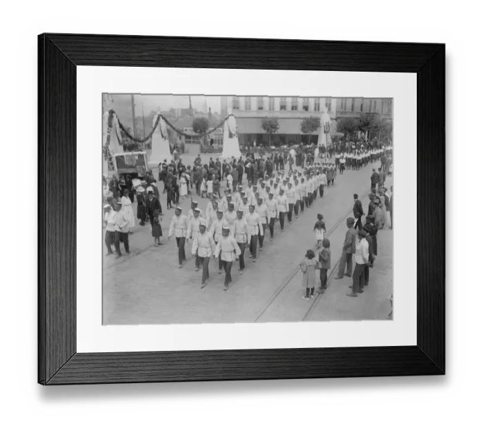 Framed Print : King Alexander weds Princess Marie of Rumania in Belgrade. Men from the different Framed Print : King Alexander weds Princess Marie of Rumania in Belgrade. Men from the different