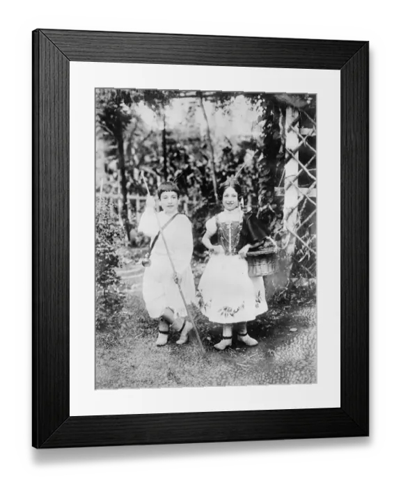 Framed Print : Children win ? 20 000 in Lisbon Lottery Roberto and Maria Ferreira Andrade of Funchal Framed Print : Children win ? 20 000 in Lisbon Lottery Roberto and Maria Ferreira Andrade of Funchal