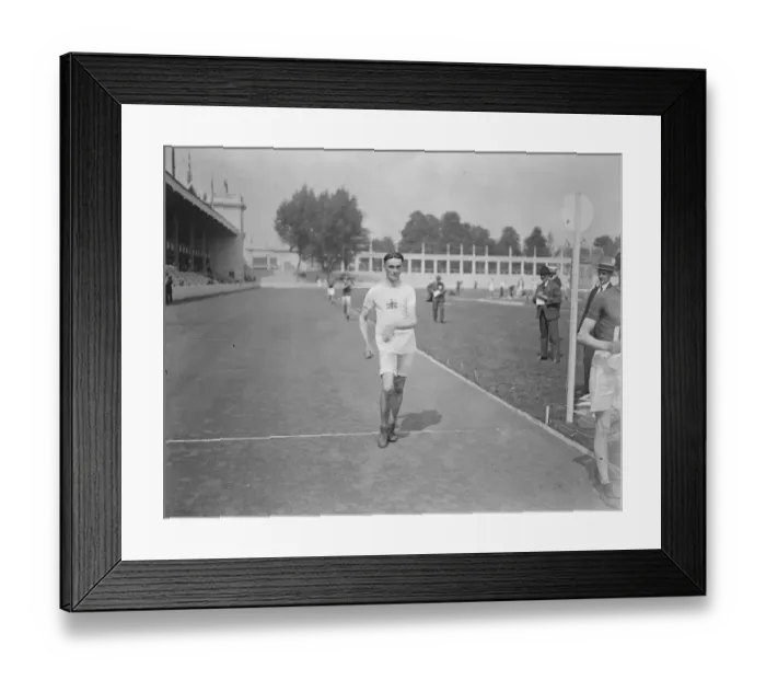 Framed Print : Olympic Games at Antwerp William Hehir ( Great Britain ) winning heat 2 of the 10
