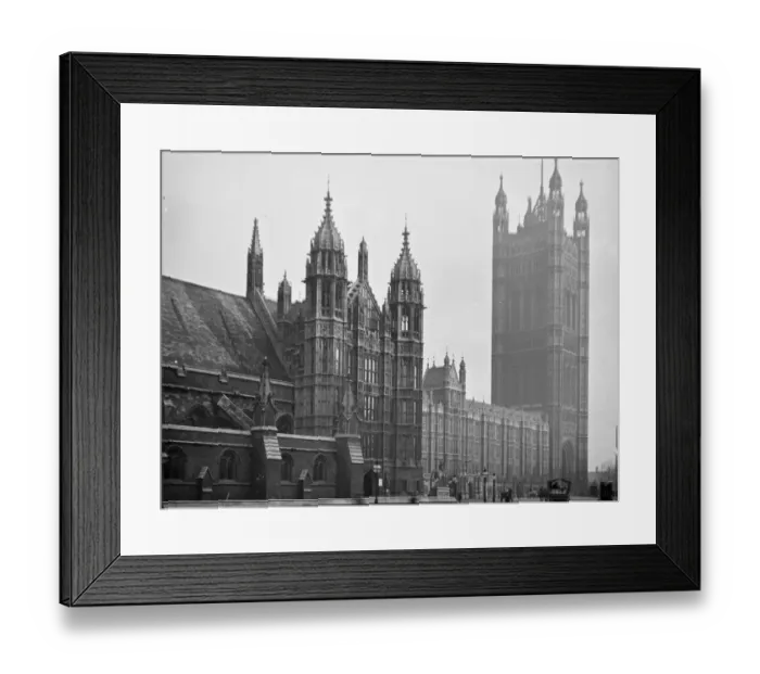 Framed Print : The Victoria Tower of the Houses of Parliament seen from Parliament Square, London Framed Print : The Victoria Tower of the Houses of Parliament seen from Parliament Square, London