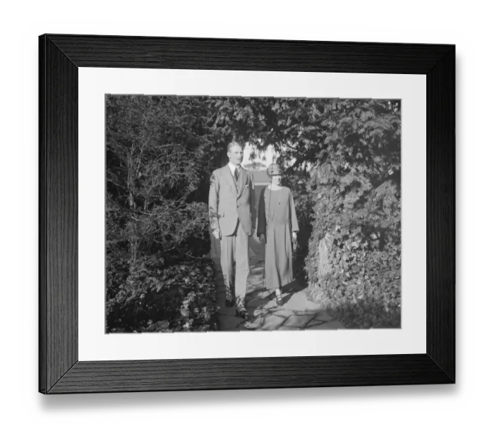 Framed Print : Lord Carnegie and his bride ( Princess Maud ) spend part of their honeymoon at Hull place