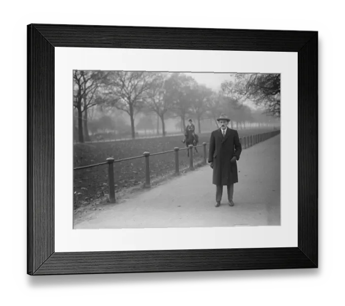 Framed Print : Thursdays notable wedding. At St Jamess Church, Spanish Place, Lady Hermione Framed Print : Thursdays notable wedding. At St Jamess Church, Spanish Place, Lady Hermione