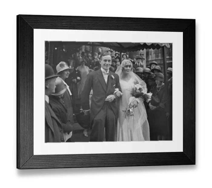 Framed Print : Miss Joan Reid Thomas, the covered courts lawn tennis champion was married to Mr Framed Print : Miss Joan Reid Thomas, the covered courts lawn tennis champion was married to Mr
