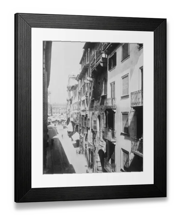 Framed Print : Home of Juliet to be restored The old house in the Via Capello, Verona, northern Framed Print : Home of Juliet to be restored The old house in the Via Capello, Verona, northern