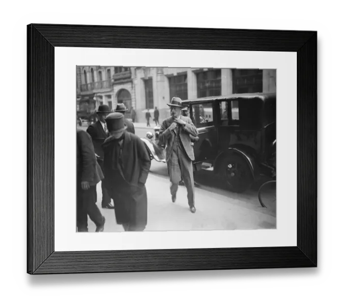 Framed Print : The sensational Arcos Raid. Sir Wyndham Childs, head of the Special Branch, Scotland