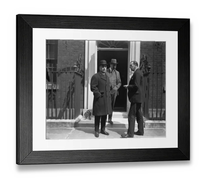 Framed Print : Sir Robert Horne in Downing Street Sir Robert Horne, who stated that he had