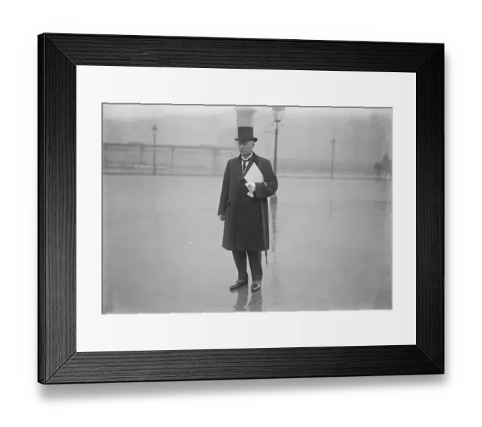 Framed Print : Kings second investiture Mr J Evans, M B E, leaving Buckingham Palace 5 February
