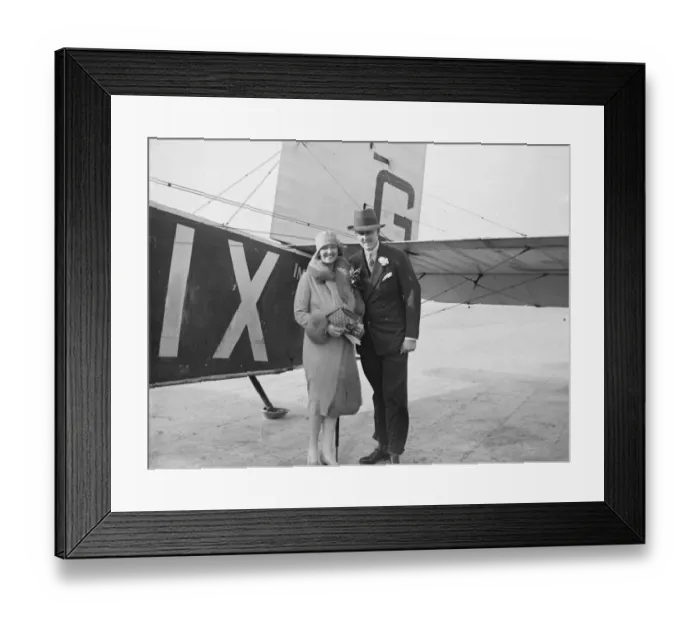 Framed Print : The Earls honeymoon plane. After their wedding the Earl of Bective and Lady Clarke Framed Print : The Earls honeymoon plane. After their wedding the Earl of Bective and Lady Clarke