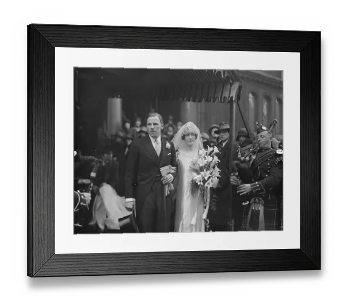 Framed Print : Notable wedding at Church of Scotland. The Hon P Kinnard and Miss V Sandford were