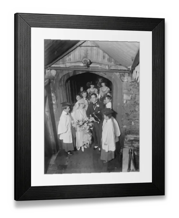 Framed Print : Niece of Sir Ellis Griffith weds. Miss Gwen Simon, daughter of the late Mr G H Simon Framed Print : Niece of Sir Ellis Griffith weds. Miss Gwen Simon, daughter of the late Mr G H Simon