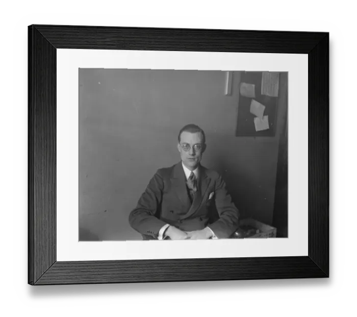 Framed Print : Reynolds, Central News staff, July 1926