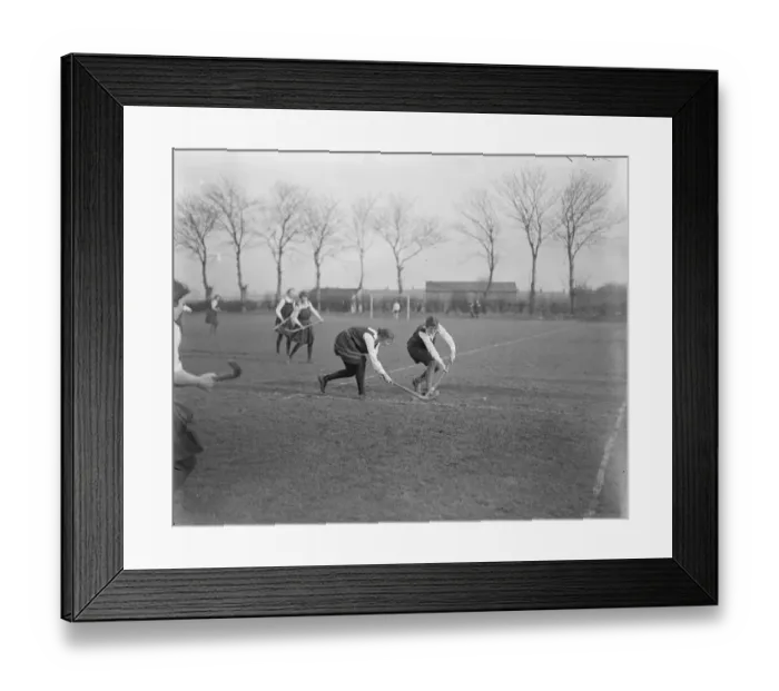 Framed Print : Ladies Hockey at Edmonton The Kings College hockey team met the London School