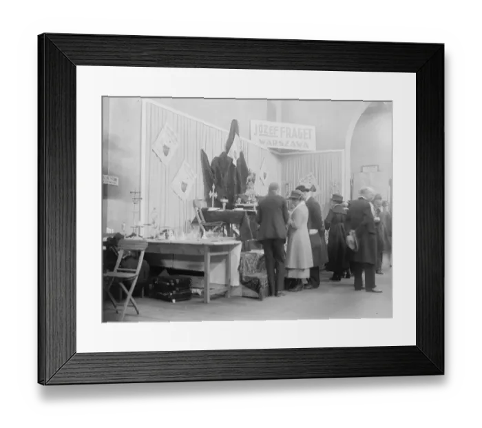 Framed Print : Lemberg Fair Germany Visitors to the Exhibition examinin an exhibit of gold Framed Print : Lemberg Fair Germany Visitors to the Exhibition examinin an exhibit of gold