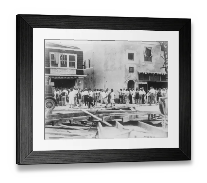 Framed Print : Food distribution after disastrous hurricane and flood in Florida. Residents of