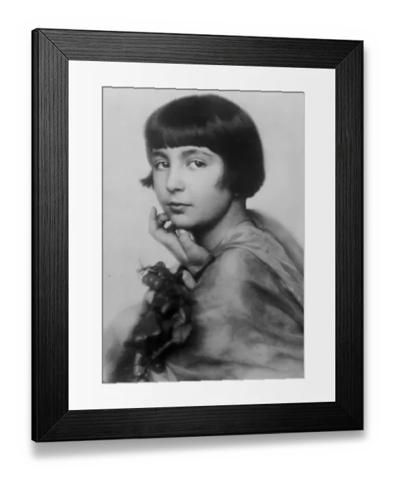 Framed Print : Mlle Renee Domville, elected Beauty Queen by her fellow workers in the vineyards around Bordeaux