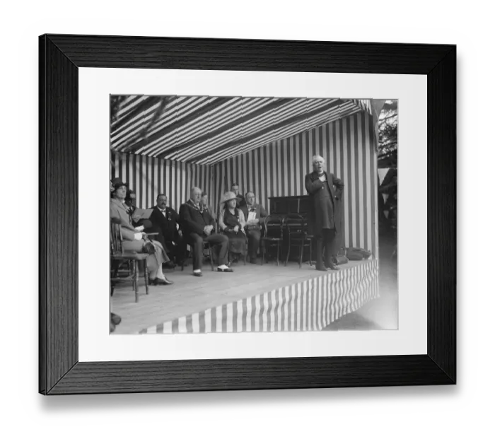 Framed Print : Bishop of Buckingham opens garden party and bazaar at Slough. The Bishop declares