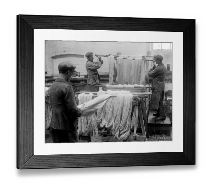 Framed Print : Carpet making at Wilton. 5 November 1920 Framed Print : Carpet making at Wilton. 5 November 1920