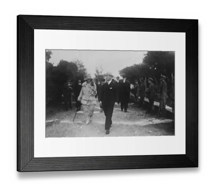 Framed Print : HOw the King and Queen of Greece went into exile The Greek King and Queen leaving
