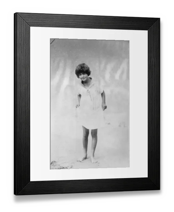 Framed Print : A right Royal holiday. Princess Maria of Italy, the 9 year old daughter of the King Framed Print : A right Royal holiday. Princess Maria of Italy, the 9 year old daughter of the King