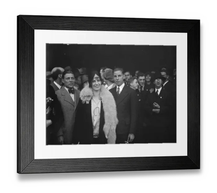 Framed Print : Mrs Aimee McPherson arrives. Mrs McPherson, the hot gospeller, at Liverpool Framed Print : Mrs Aimee McPherson arrives. Mrs McPherson, the hot gospeller, at Liverpool
