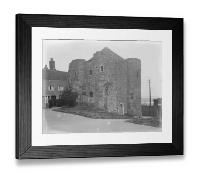 Framed Print : The Ypres Tower at Rye, built by William of Ypres, Earl of Kent, to protect the coast Framed Print : The Ypres Tower at Rye, built by William of Ypres, Earl of Kent, to protect the coast