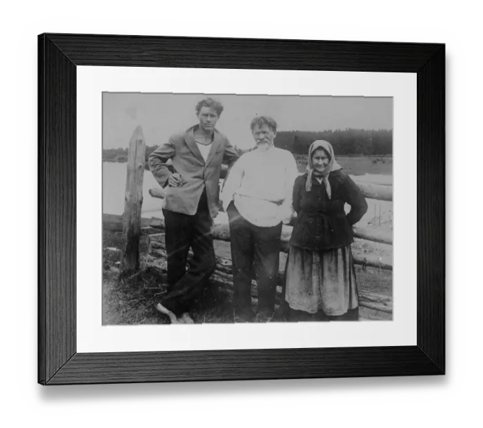 Framed Print : Russias President as farmer. M I Kalinin and his wife and son on his farm near Moscow