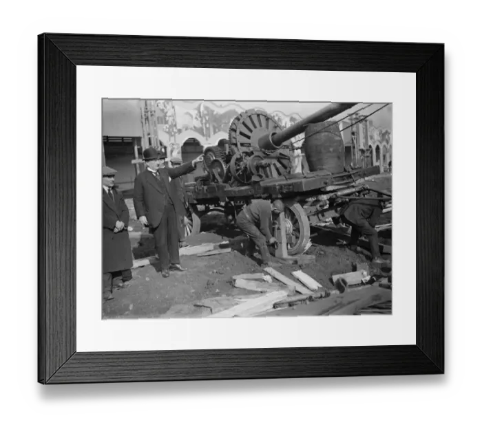 Framed Print : Showman MP directs his own workmen at Wembley. Mr Pat Collins, the showman MP Framed Print : Showman MP directs his own workmen at Wembley. Mr Pat Collins, the showman MP