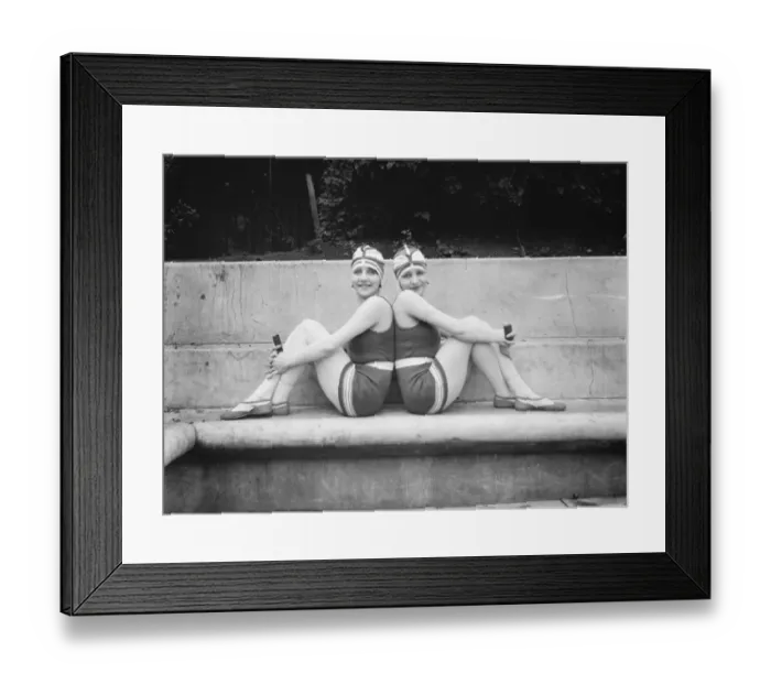 Framed Print : The inseparable dodge twins at Chiswick Baths. 20 July 1926