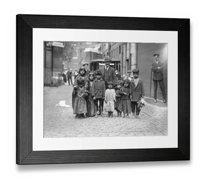 Framed Print : Party of Turkestan nomads travelling round Europe and billeted in some mews near Framed Print : Party of Turkestan nomads travelling round Europe and billeted in some mews near
