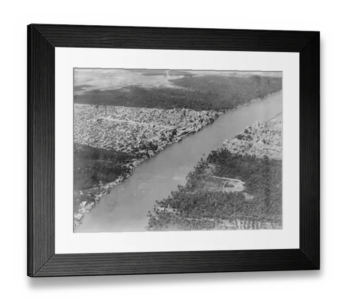 Framed Print : The RAF take over the policing of Iraq. An aerial view of Samawah on the Euphrates Framed Print : The RAF take over the policing of Iraq. An aerial view of Samawah on the Euphrates
