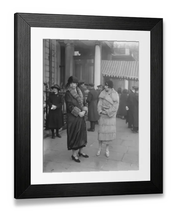 Framed Print : Viscount Hampdens eldest daughter weds. The marriage took place at St Margaret s Framed Print : Viscount Hampdens eldest daughter weds. The marriage took place at St Margaret s