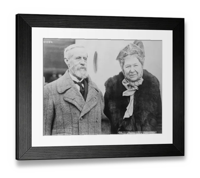 Framed Print : Earl and Countess of Aberdeen. Posed. 1925 Framed Print : Earl and Countess of Aberdeen. Posed. 1925