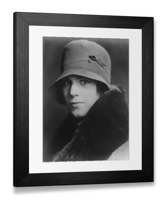 Framed Print : American sculptresss novel Christmas present to her Royal relatives. Countess Framed Print : American sculptresss novel Christmas present to her Royal relatives. Countess