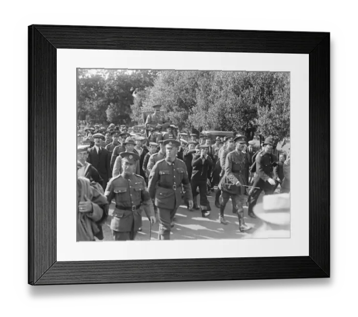 Framed Print : Kings Prize Winner Lt Colonel Marchmont, 1st London Regiment won the Kings prize Framed Print : Kings Prize Winner Lt Colonel Marchmont, 1st London Regiment won the Kings prize