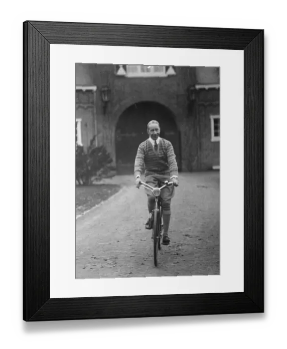 Framed Print : Crown Prince visits his father at Doorn, central Netherlands The latest picture Framed Print : Crown Prince visits his father at Doorn, central Netherlands The latest picture