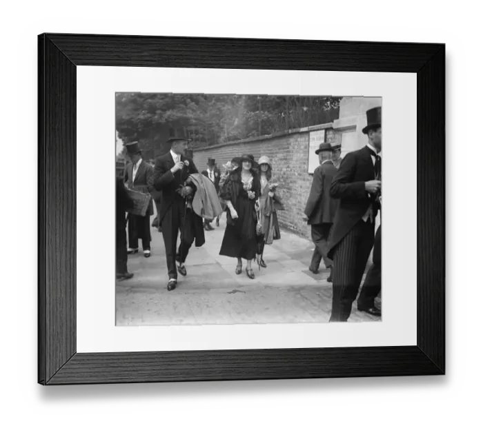 Framed Print : Eton versus Harrow match at Lords. Hon Mrs George Cooper and her daughter arriving Framed Print : Eton versus Harrow match at Lords. Hon Mrs George Cooper and her daughter arriving